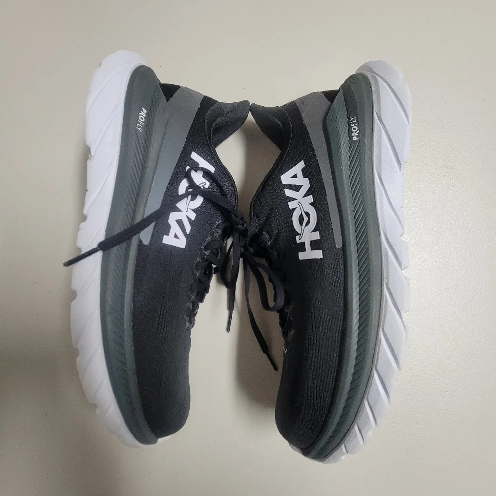 Hoka One One Mach 4 Men's Size 9.5D.